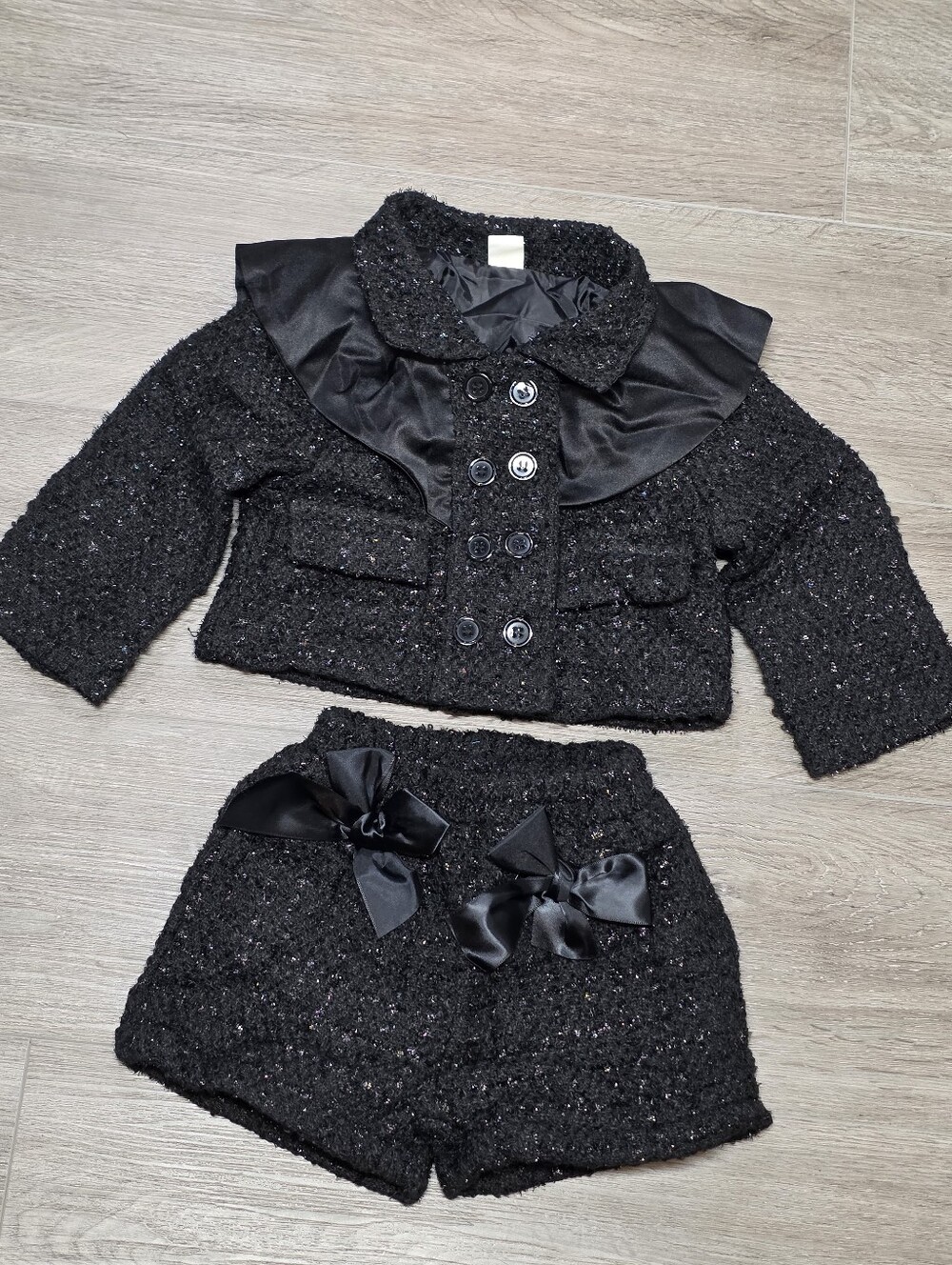 Two Peice Outfit Size 90 - 2Tblazer & Shorts Lined Black Shiny Satin Bows